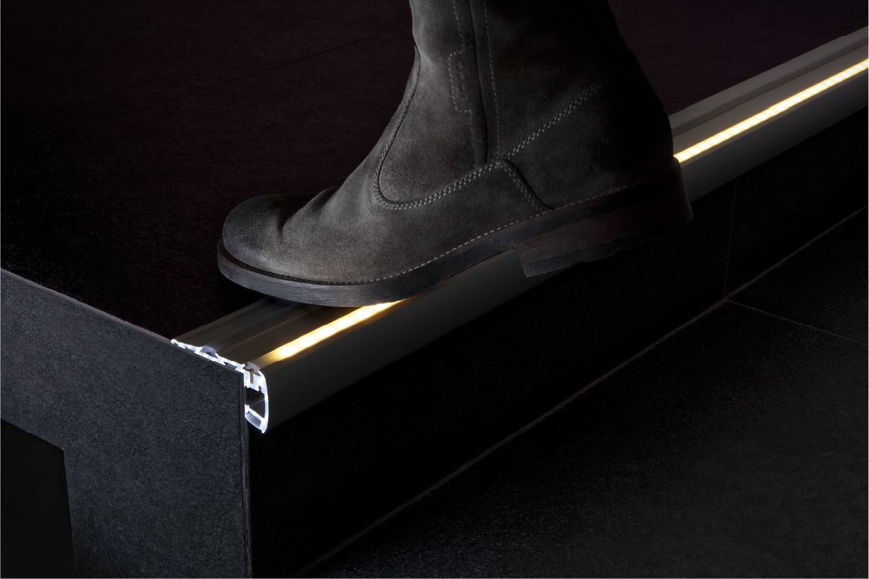 light-that-guides-hidden-klus-solutions-for-passageways-and-stairs