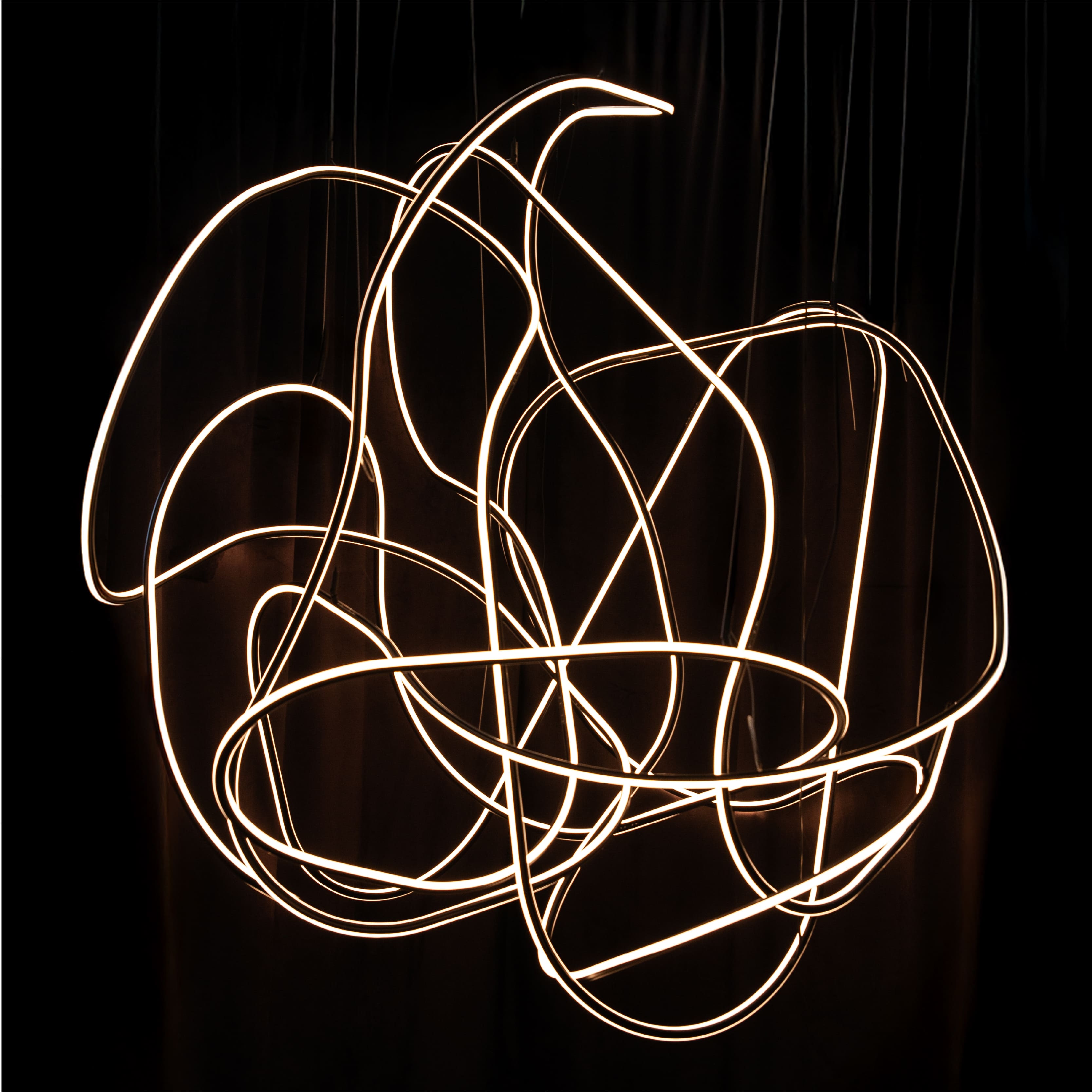  FLUFF lighting fixture: A three-dimensional sculpture of light.  A new dimension of the DESIGN collection