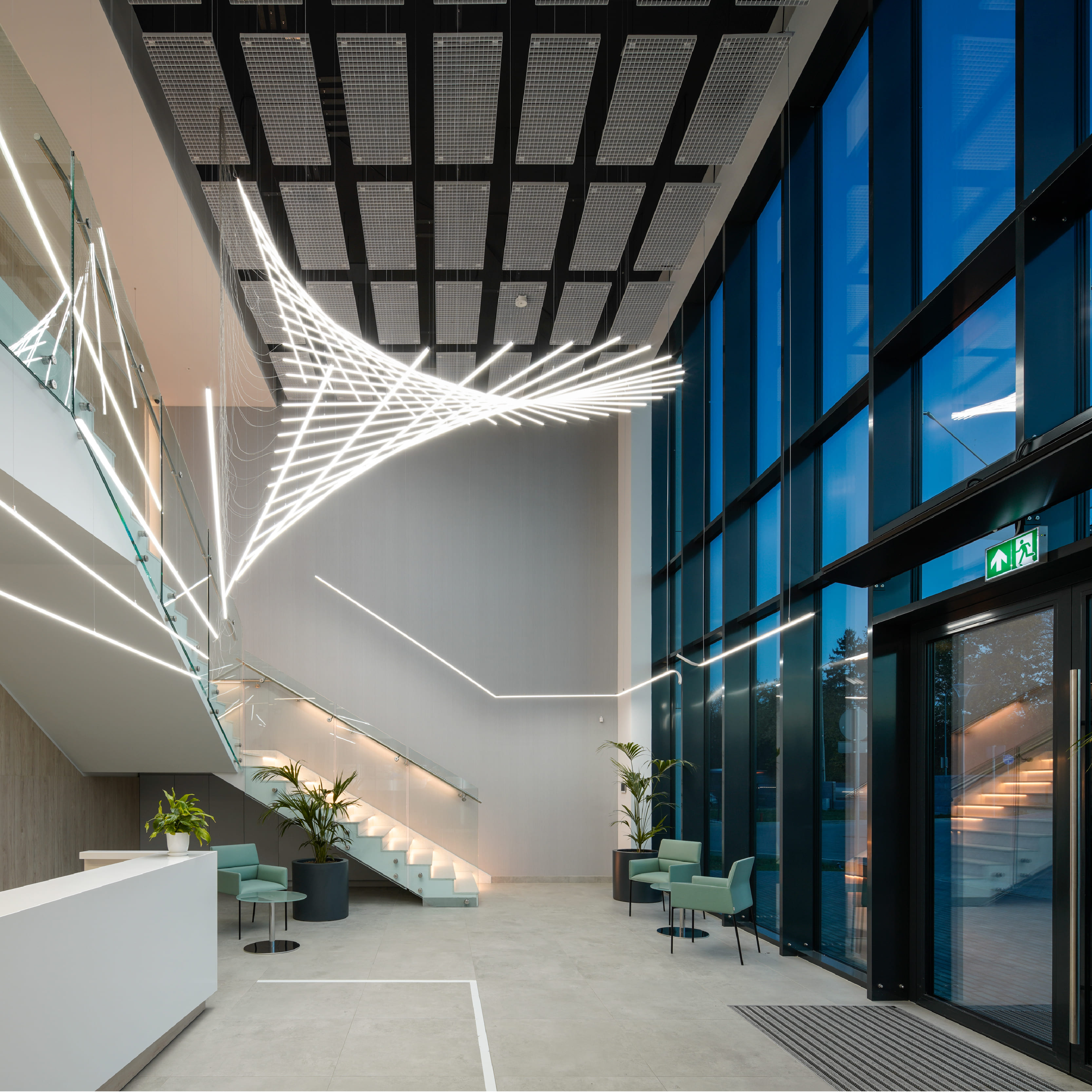  LED Inspiration House: Oświetleniowy Majstersztyk Firmy KLUŚ