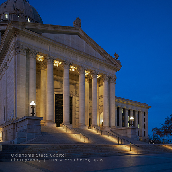  Osvětlení schodů kapitolu státu Oklahoma